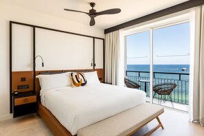 Deluxe Room, 1 King Bed, Sea View (Balcony)