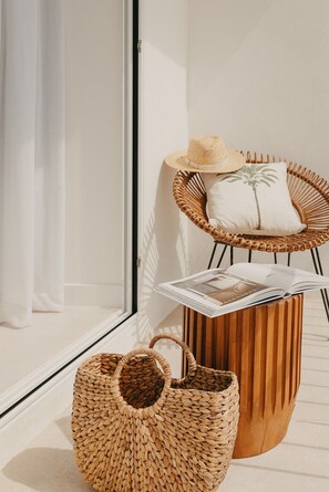 高級寝具、羽毛の掛け布団、セレクト コンフォート製ベッド、ミニバー