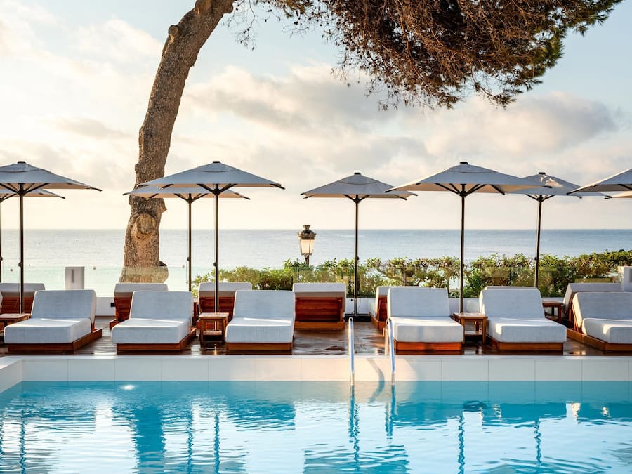 Sesongbasert utendørsbasseng og bassengtelt (inkludert)