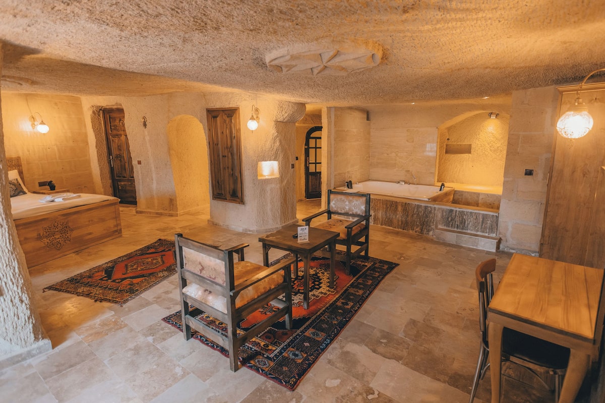 turbel king suite | 1 bedroom, pillow-top beds, desk, soundproofing