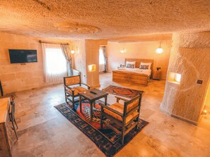 Turbel King Suite | 1 bedroom, pillowtop beds, desk, soundproofing