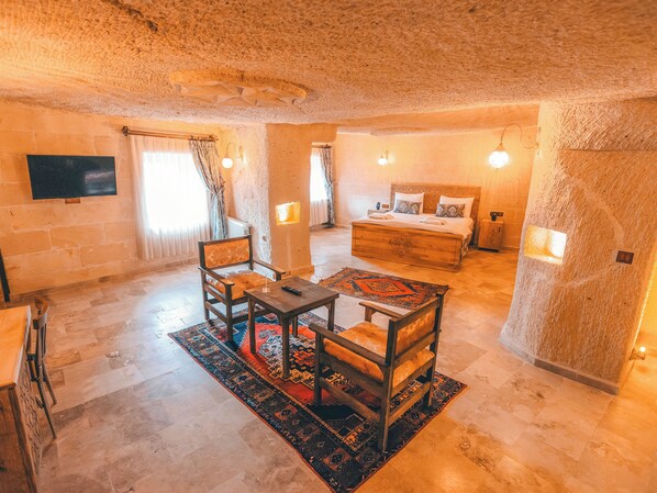 1 habitación, colchones con pillow-top y escritorio 