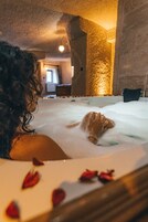 Turbel King Suite | Colchones con acolchado adicional, escritorio, sistema de insonorización
