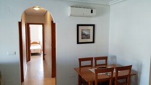 Apartment, 3 Bedrooms | In-room dining
