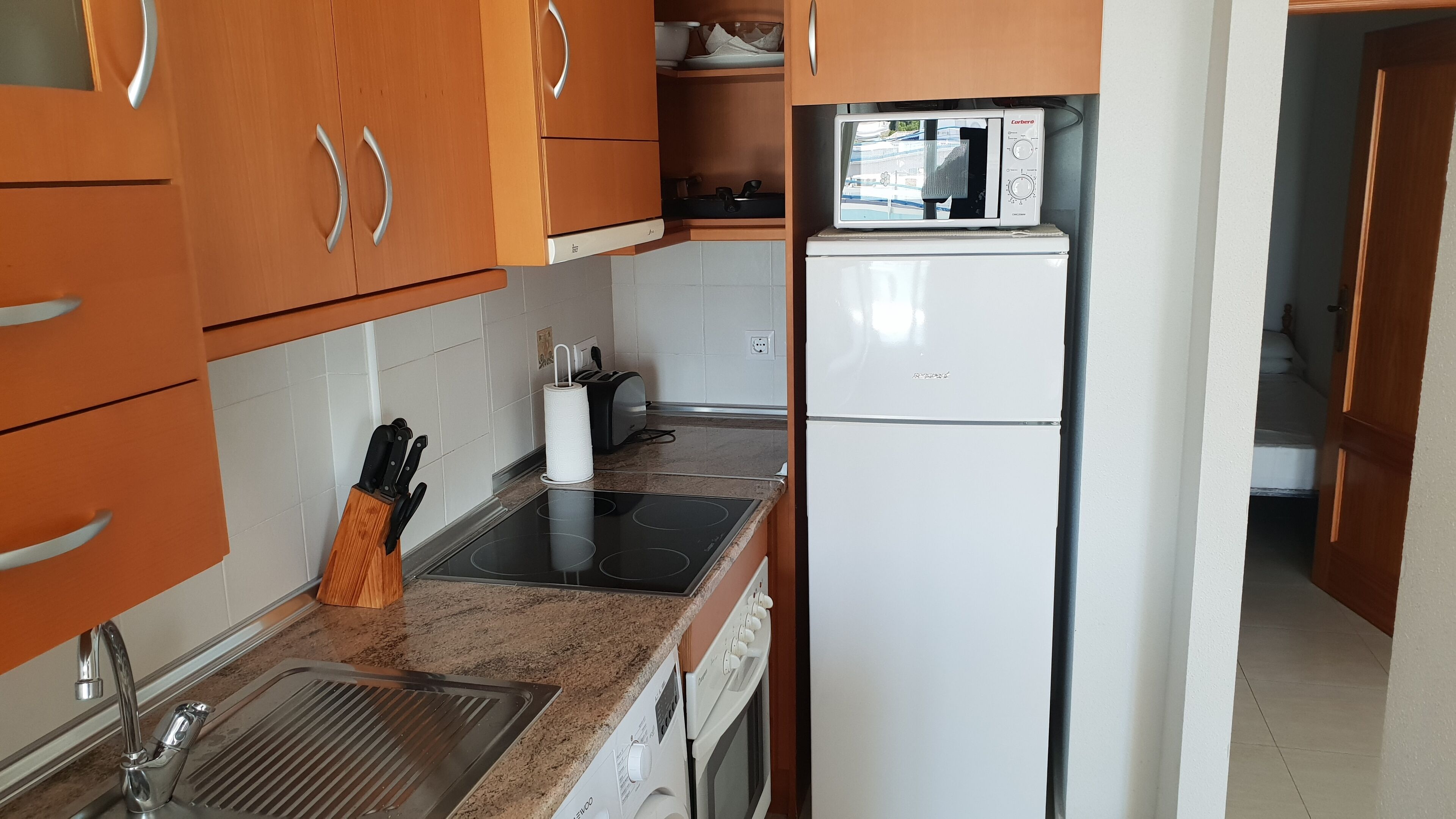 32-inch led tv with digital channels, tv, dvd player