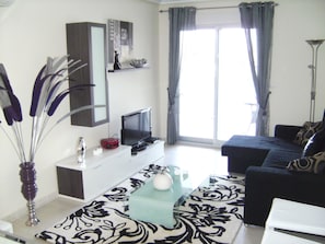 Télévision LED de 32 pouces avec chaînes numériques, télévision