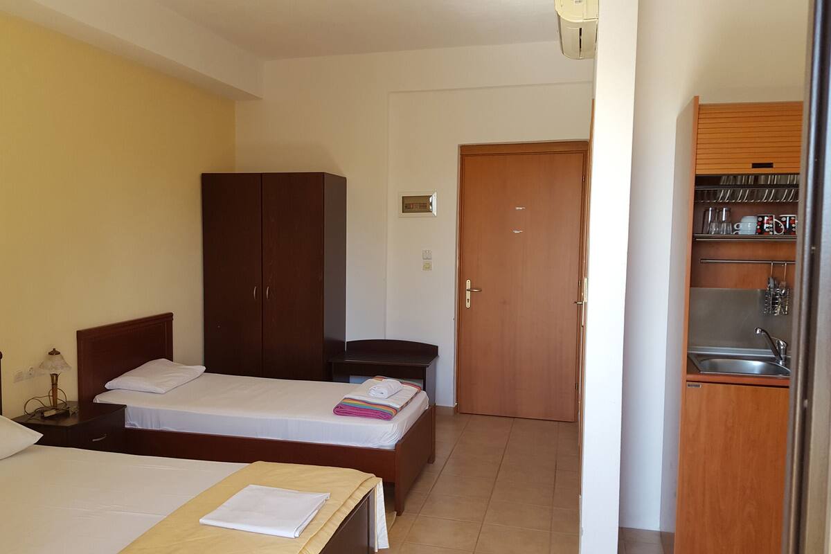 Studio (for 2 people - 8) | Luxe beddengoed, geluiddichte muren, een strijkplank/strijkijzer