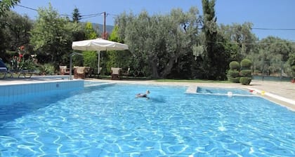 Palirria Hotel & Studios