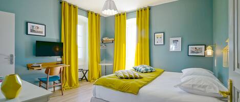 Comfort Double Room, 1 Queen Bed, Non Smoking | Premium bedding, individually decorated, individually furnished, desk