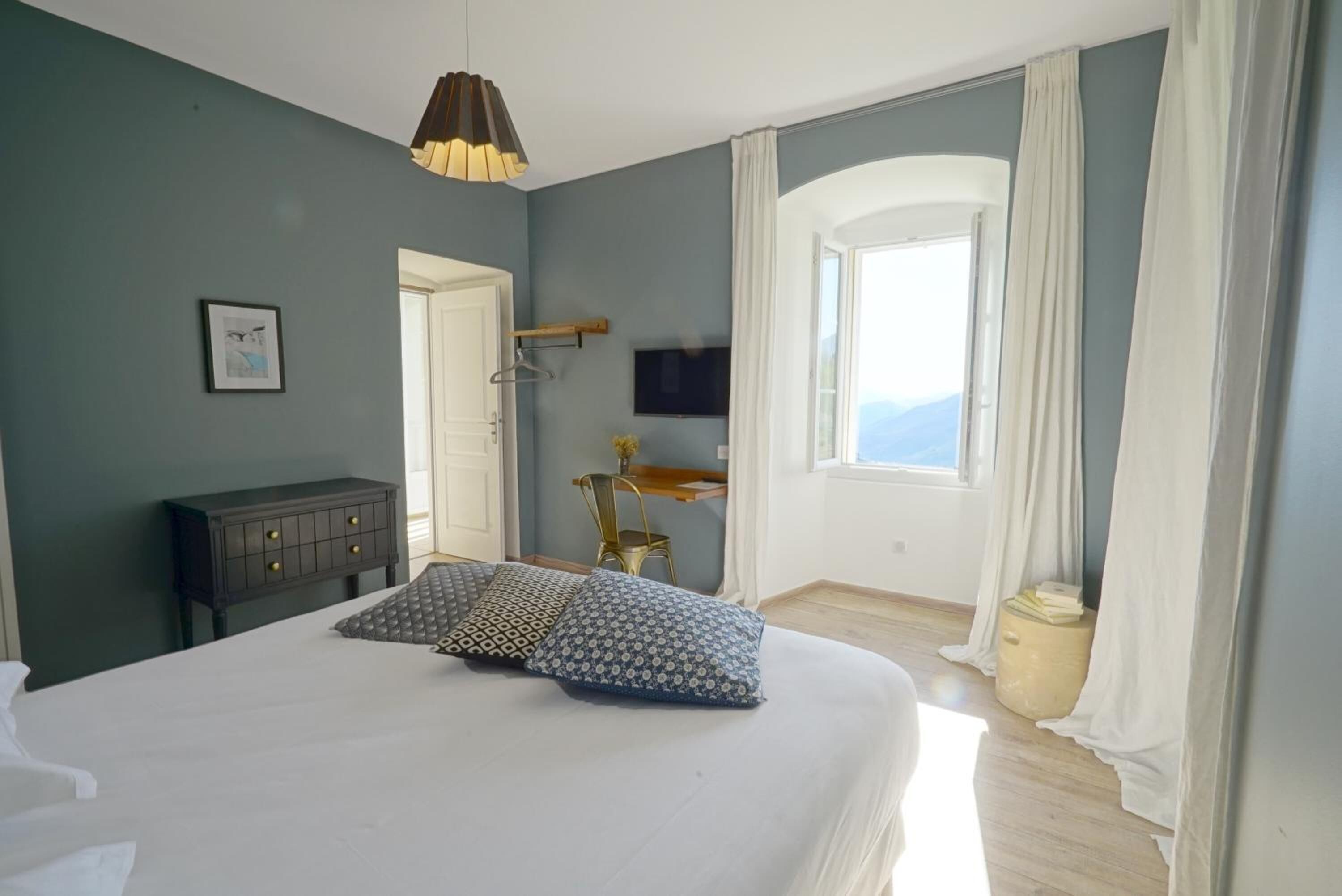 Premium bedding, individually decorated, individually furnished, desk