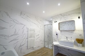 Free toiletries, hair dryer, towels - Hôtel U Frascone (Venaco)