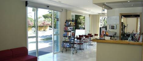 Check-in/check-out kiosk