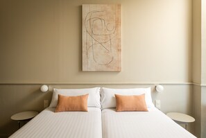 Standard Twin Room, Private Bathroom | Premium bedding, in-room safe, desk, soundproofing