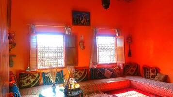 Petit déjeuner composé de spécialités régionales compris tous les jours