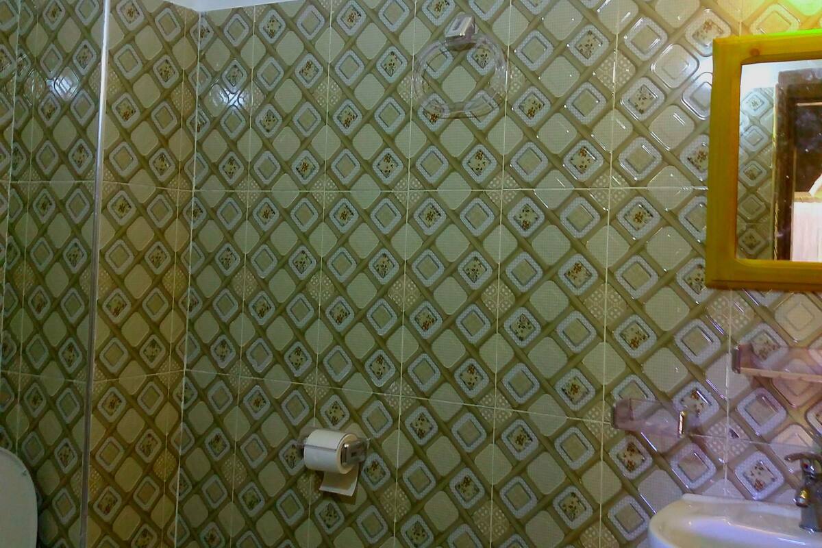 Free toiletries, towels