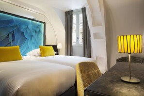 Superior Room | Premium bedding, minibar, in-room safe, individually decorated - Hotel De Sèze (Paris)
