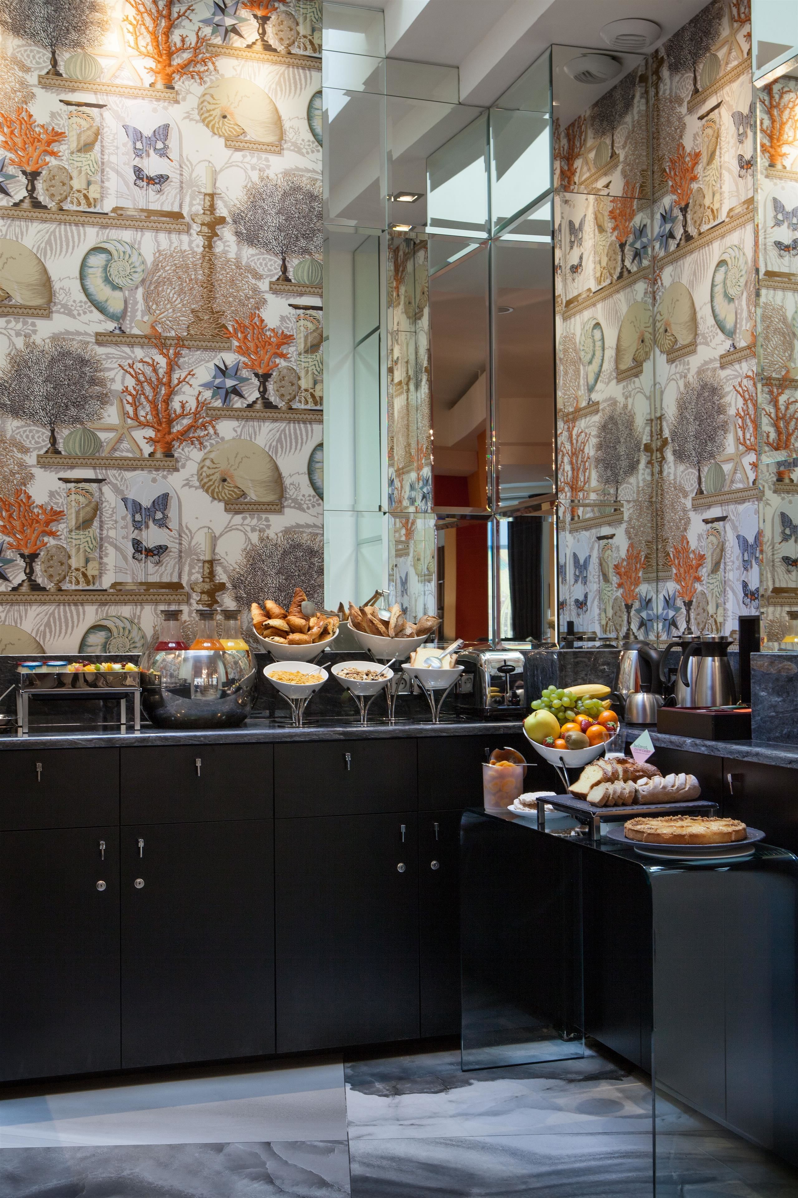 daily buffet breakfast (eur 20 per person)