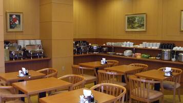 Desayuno buffet (JPY 1500 por persona)