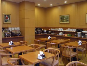 Frokostbuffé hver dag (JPY 1500 per person)