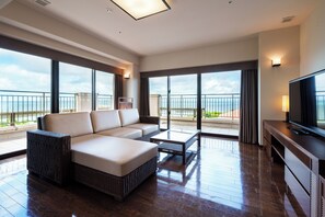 In-room safe, desk, iron/ironing board, free WiFi - Grandvrio Resort Ishigakijima (Ishigaki)