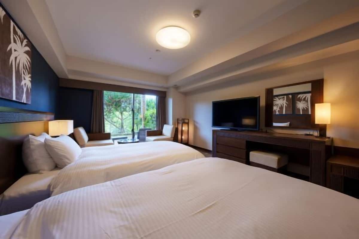 In-room safe, desk, iron/ironing board, free WiFi