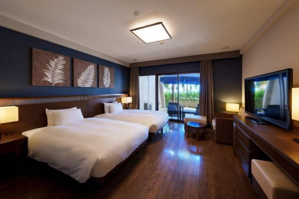 In-room safe, desk, iron/ironing board, free WiFi