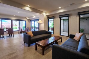 Bar (on property) - Grandvrio Resort Ishigakijima (Ishigaki)
