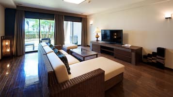 Suite presidencial, no fumadores (Main Building Ocean's Wing) | Caja fuerte, escritorio, tabla de planchar con plancha y wifi gratis