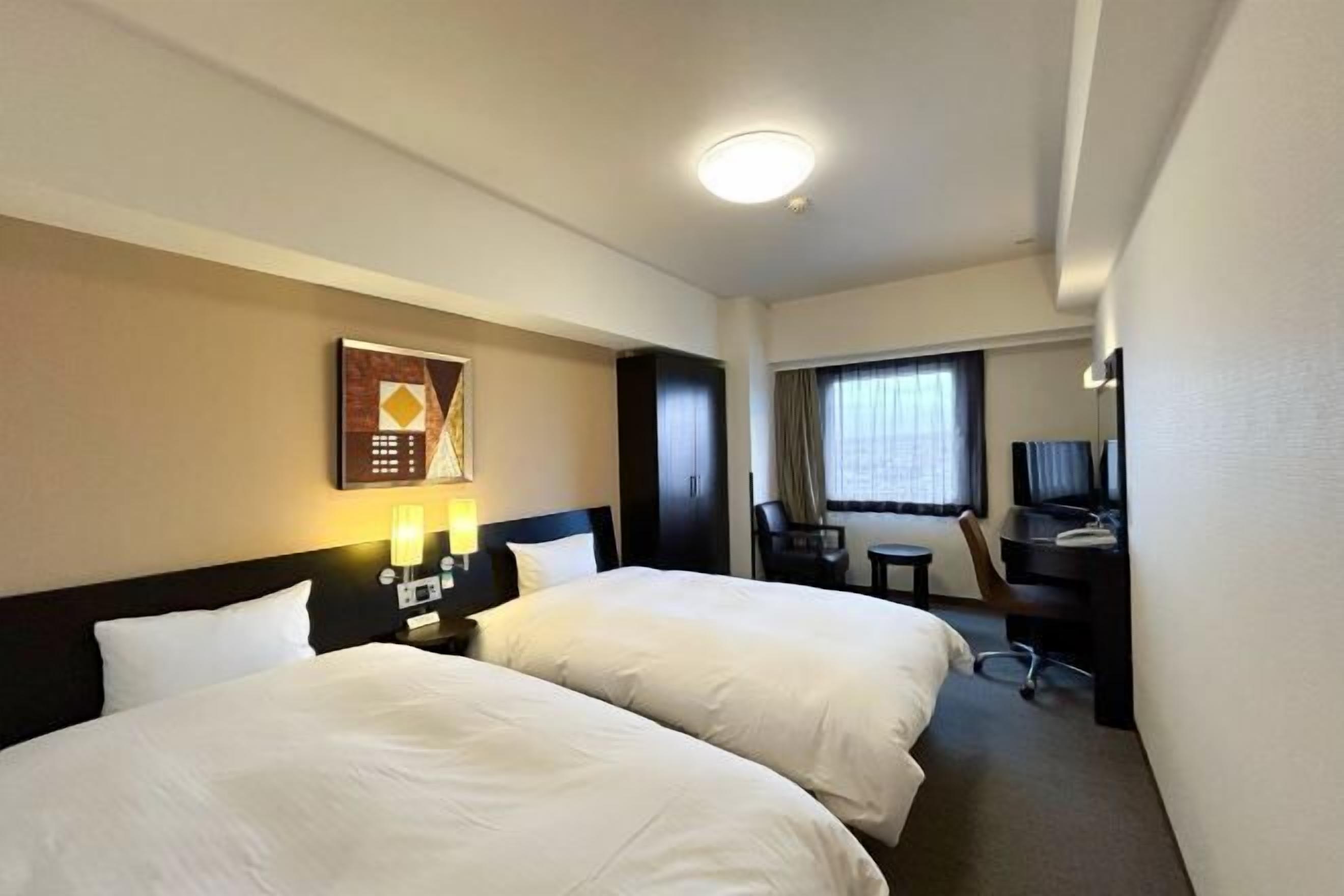 Bureau, accès au Wi-Fi (inclus), literie fournie