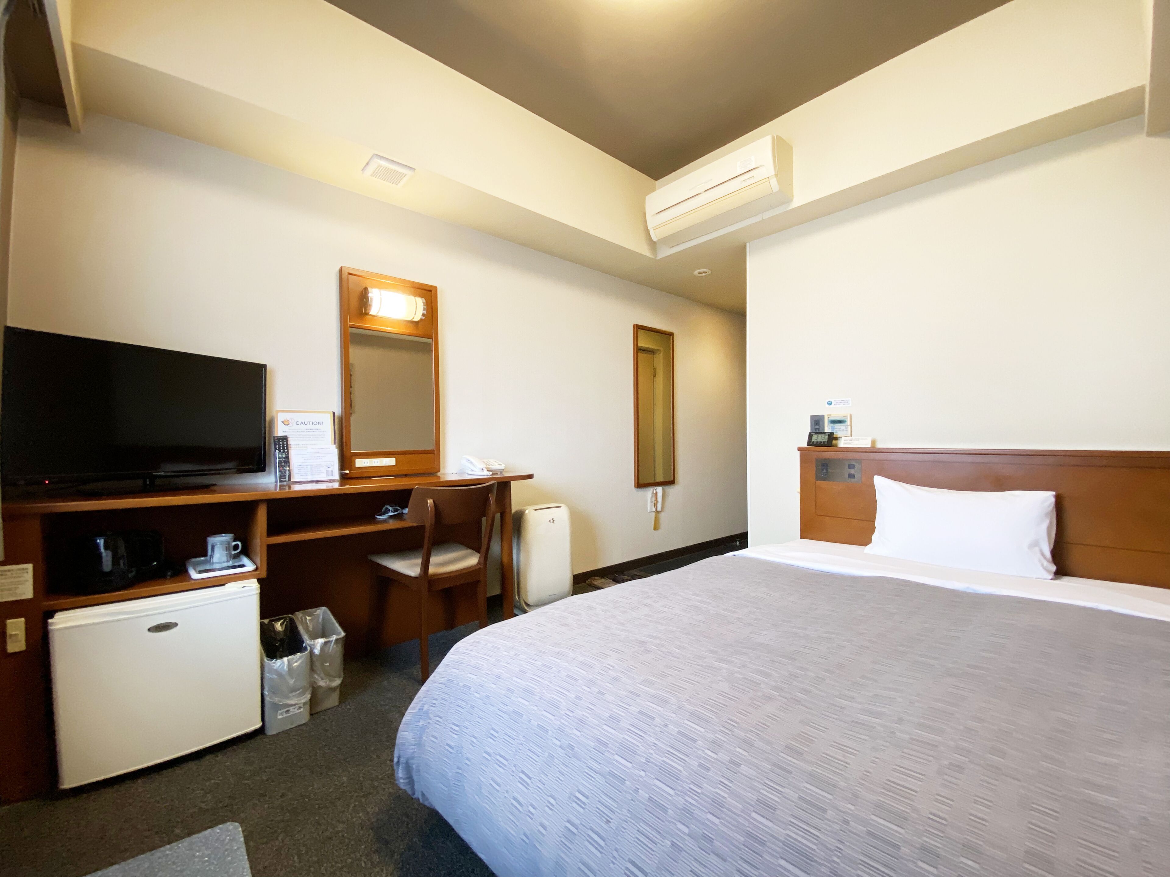 Desk, free WiFi, bed sheets