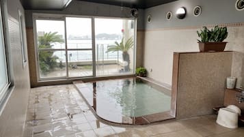 公共浴室