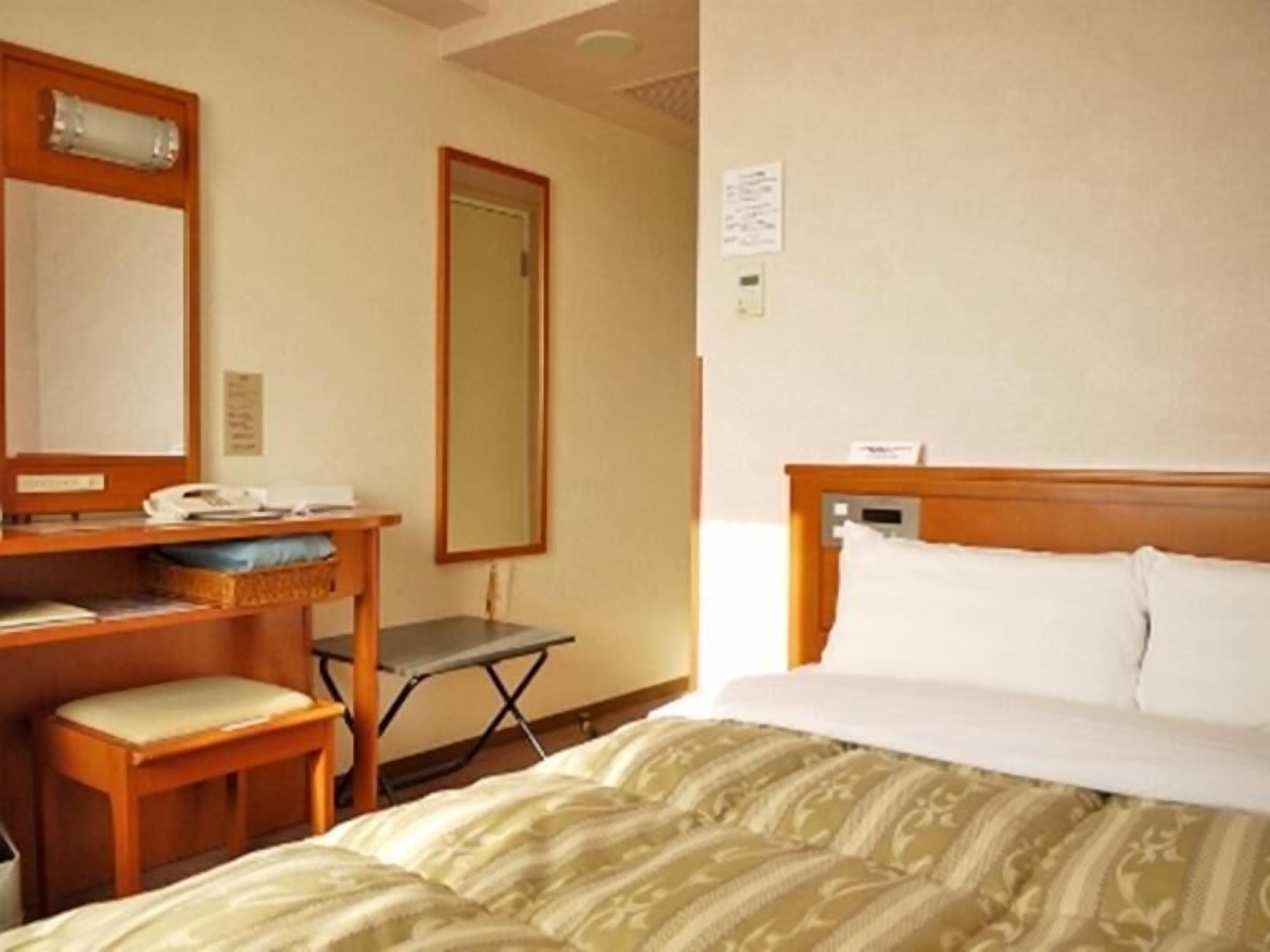 Bureau, Wi-Fi gratuit, draps fournis