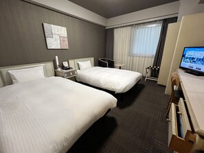 In-room safe, free WiFi, bed sheets - Hotel Route-Inn Tokyo Ikebukuro (Tokyo)