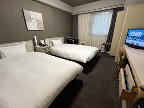 In-room safe, free WiFi, bed sheets - Hotel Route-Inn Tokyo Ikebukuro (Tokyo)