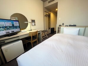 In-room safe, free WiFi, bed sheets - Hotel Route-Inn Tokyo Ikebukuro (Tokyo)