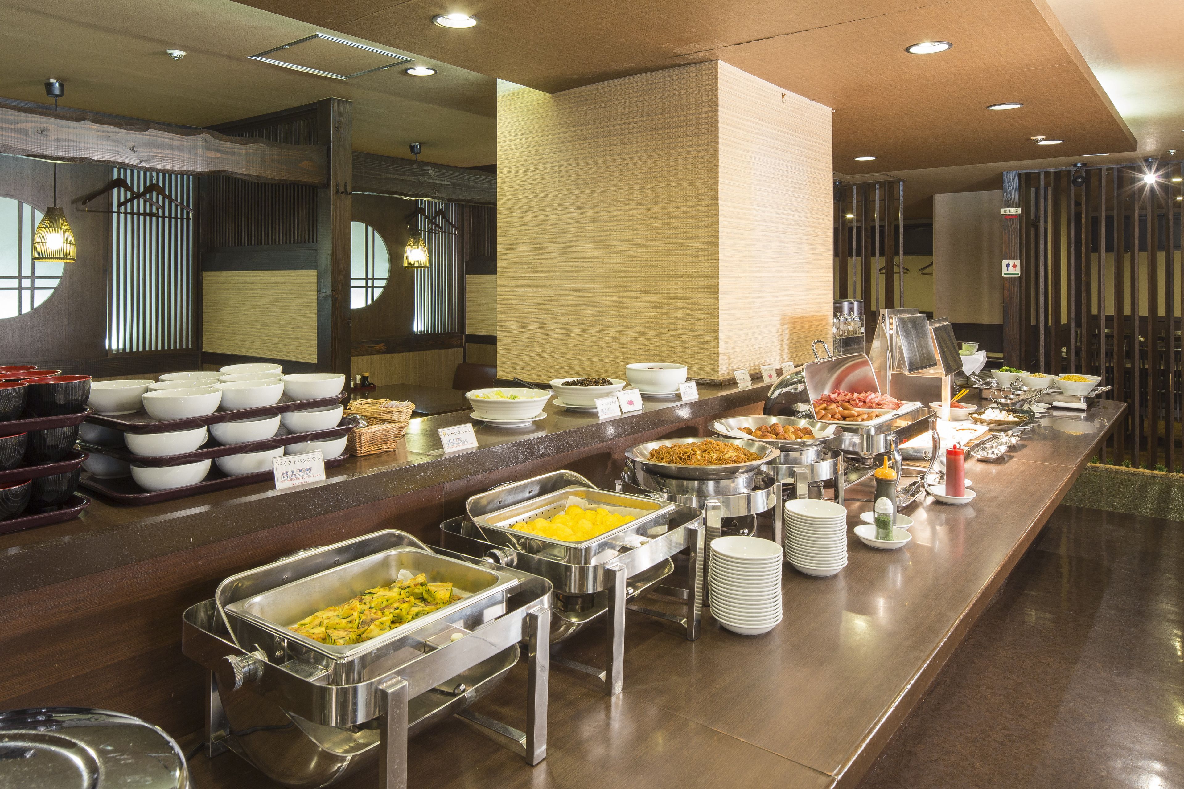 Daily buffet breakfast (JPY 1980 per person)