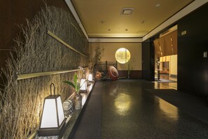 2 restaurants, breakfast, lunch, dinner served; Japanese cuisine - Ark Hotel Okayama (Okayama)