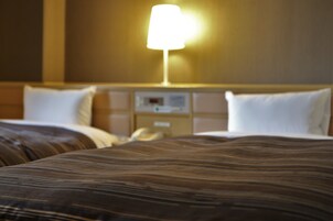 Cortinas opacas, tabla de planchar con plancha, wifi gratis