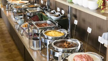 Desayuno buffet todos los días (con cargo)