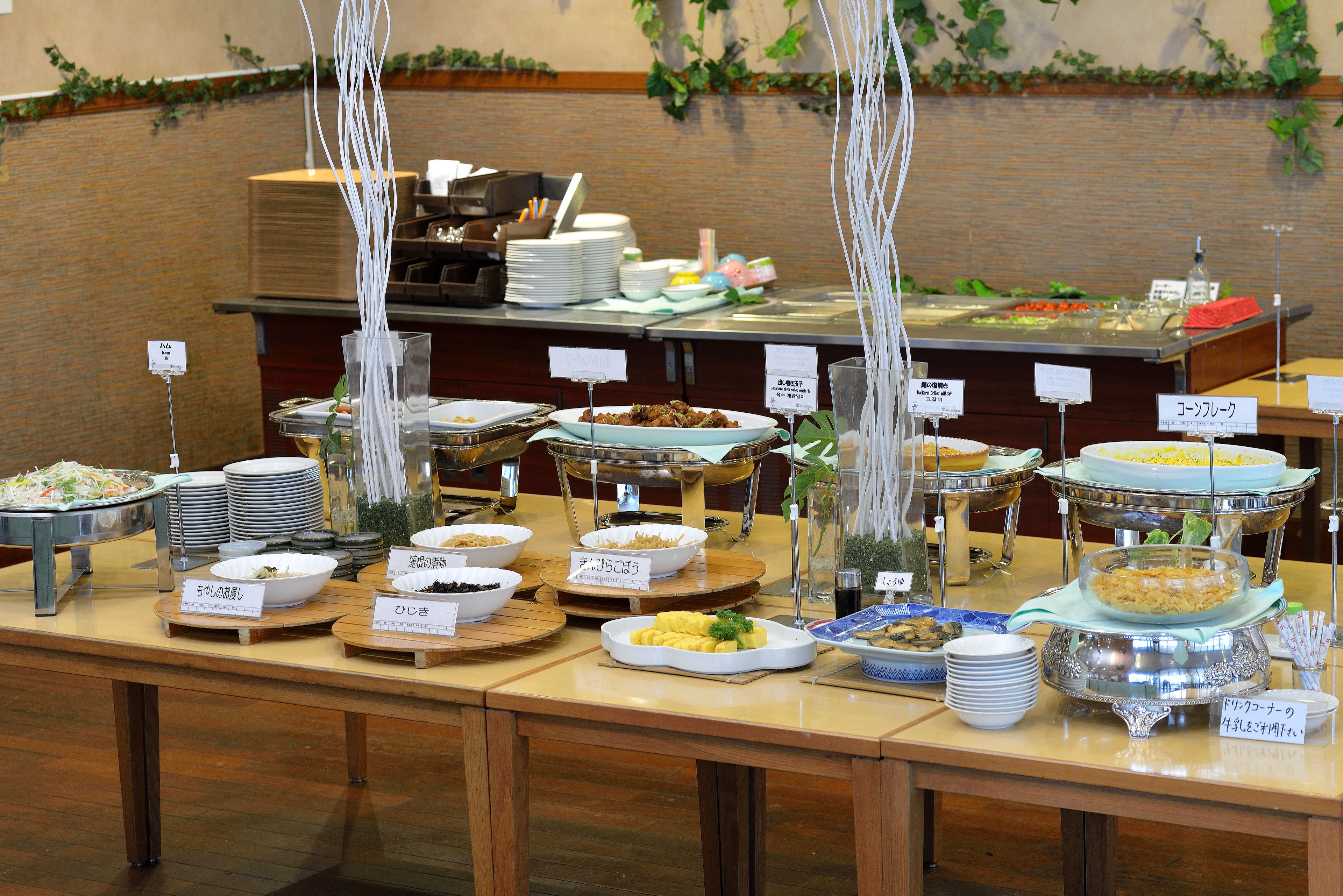 Daily buffet breakfast for a fee