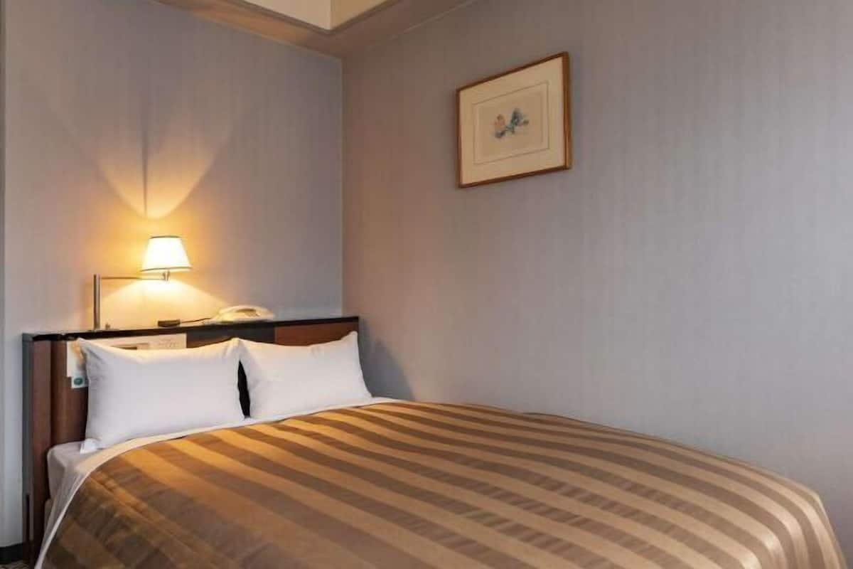 Desk, blackout curtains, iron/ironing board, free WiFi