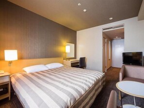Down comforters, desk, free WiFi, bed sheets - Ark Hotel Kyoto (Kyoto)