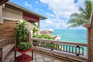 Beachfront Balcony | Sacada