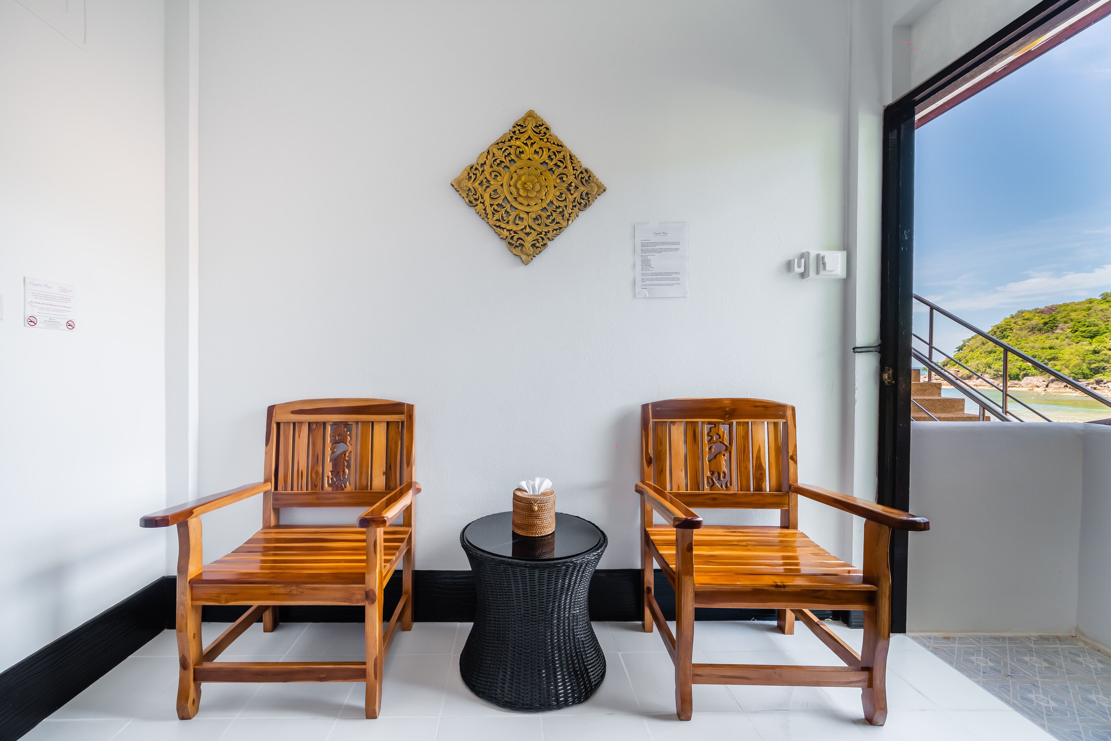 economy room | living area | lcd tv