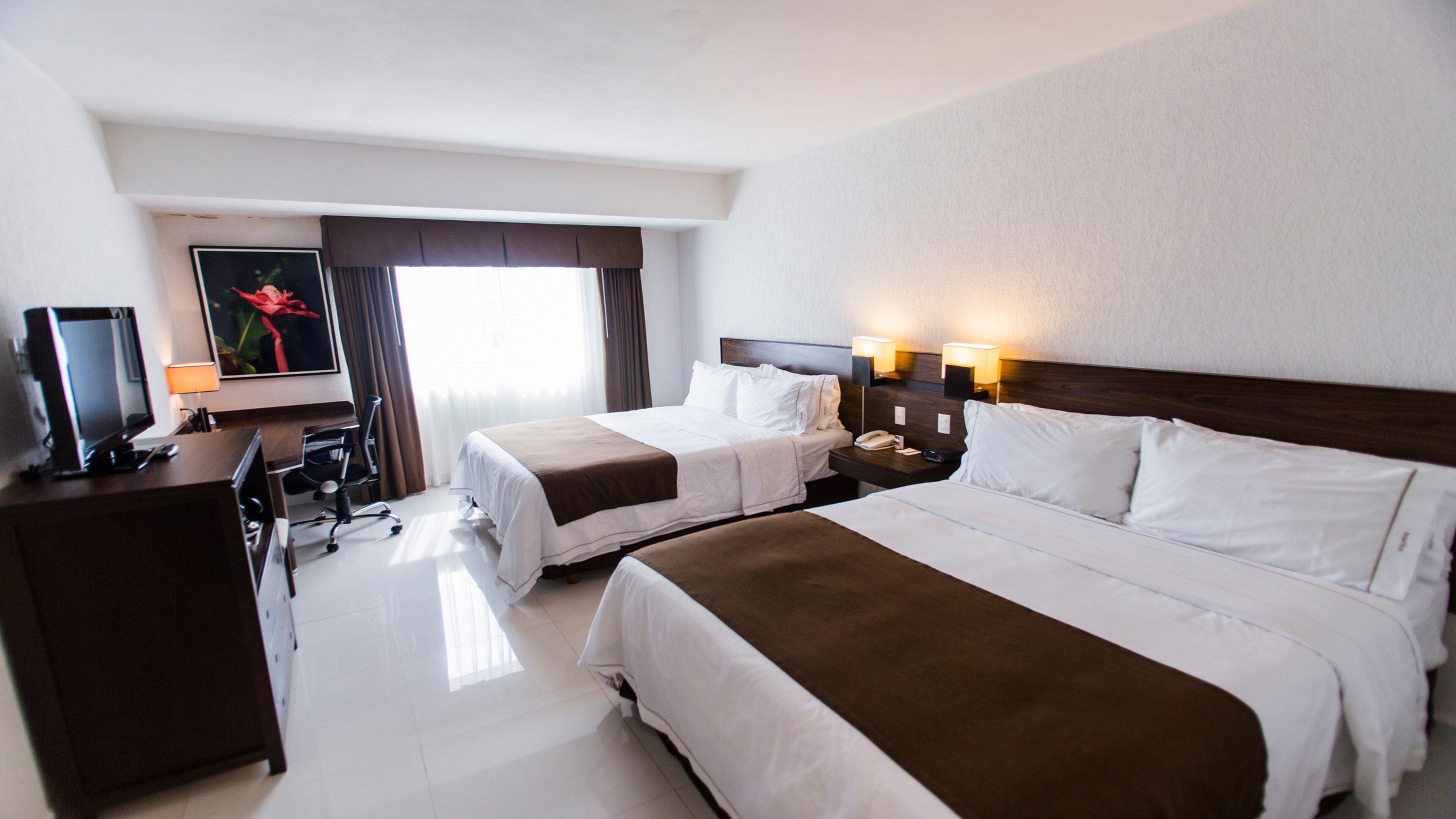 Down duvets, in-room safe, desk, blackout curtains