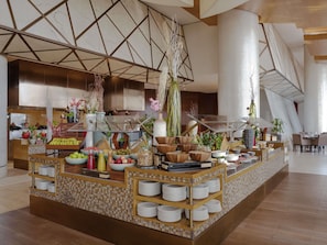 Daily buffet breakfast (AED 129 per person)