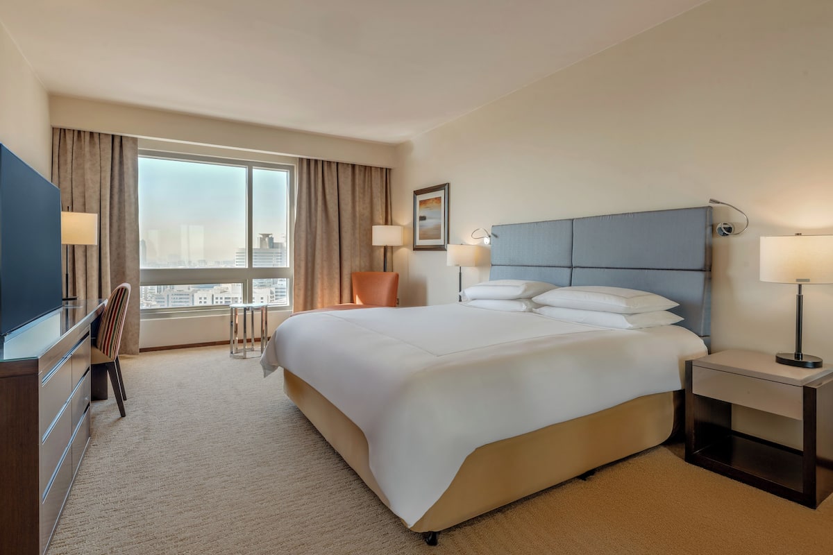 Premium Apartment, 3 Bedrooms | 2 bedrooms, minibar, in-room safe, desk