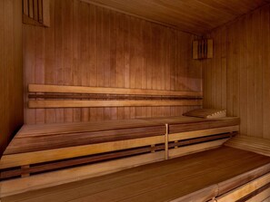 Behandelingskamers voor koppels, een sauna, een bubbelbad, een stoombad