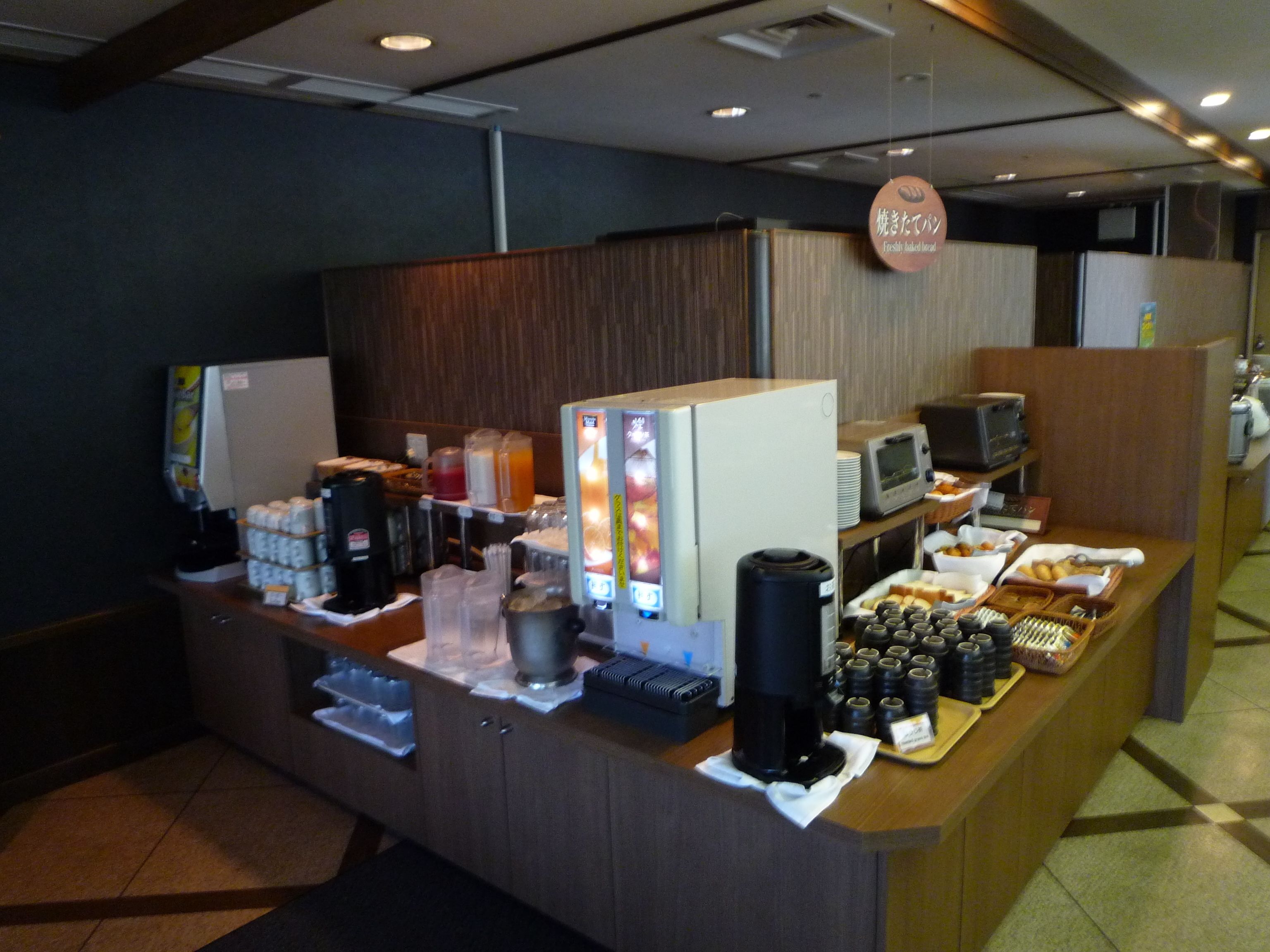 daily buffet breakfast (jpy 1500 per person)