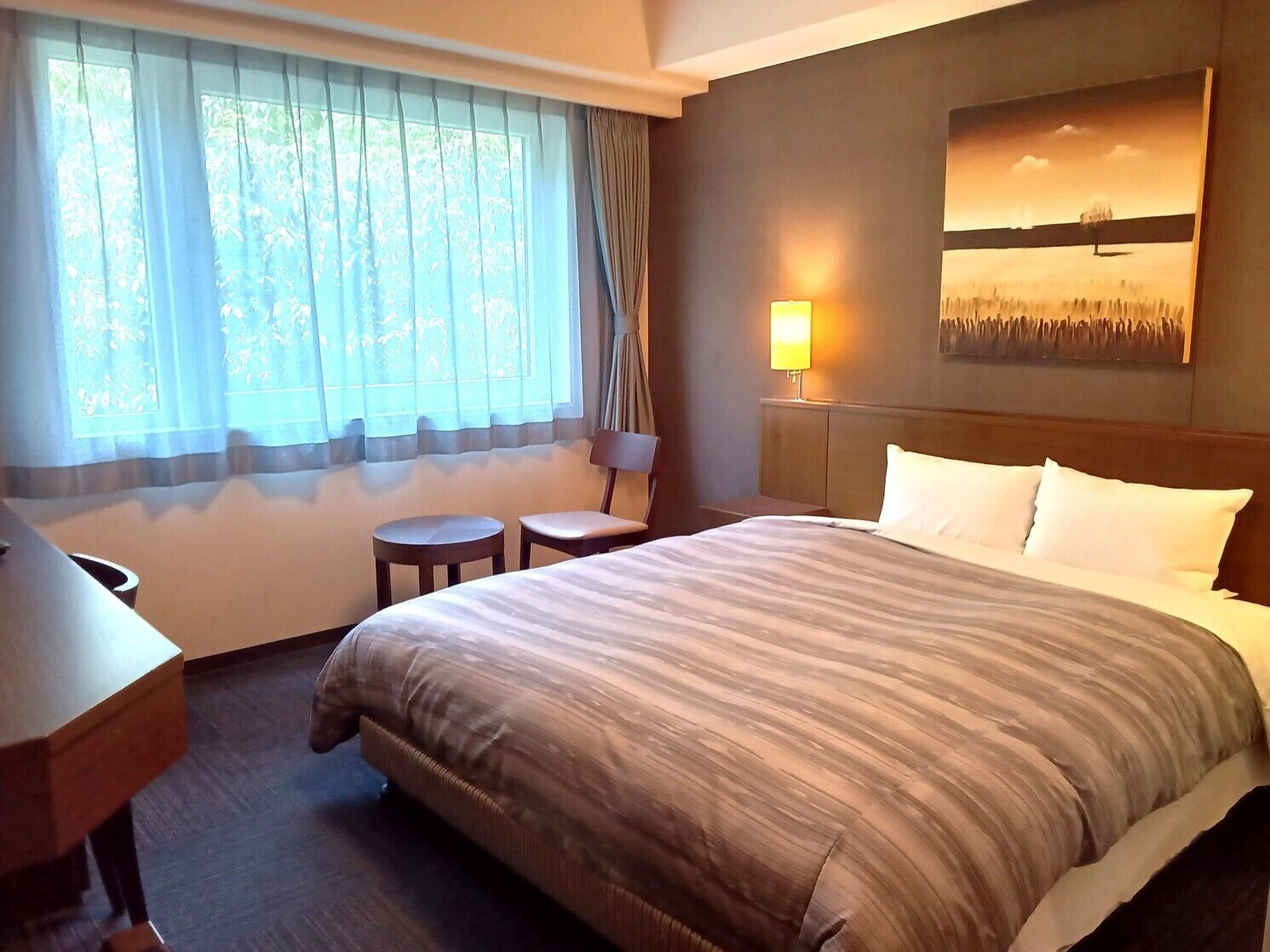 Free WiFi, bed sheets
